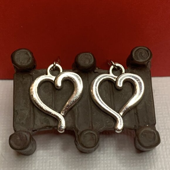 Celtic Earrings, Heart Earring, Valentine Earring, Gift Idea, Anniversary Gift - Picture 3 of 5